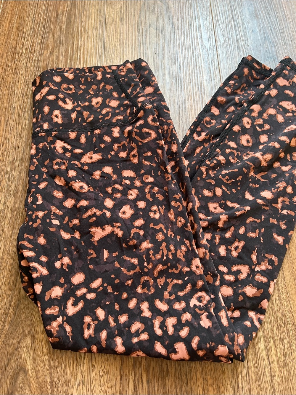 Varley High-Rise Black Jeggings with Rust Leopard Print